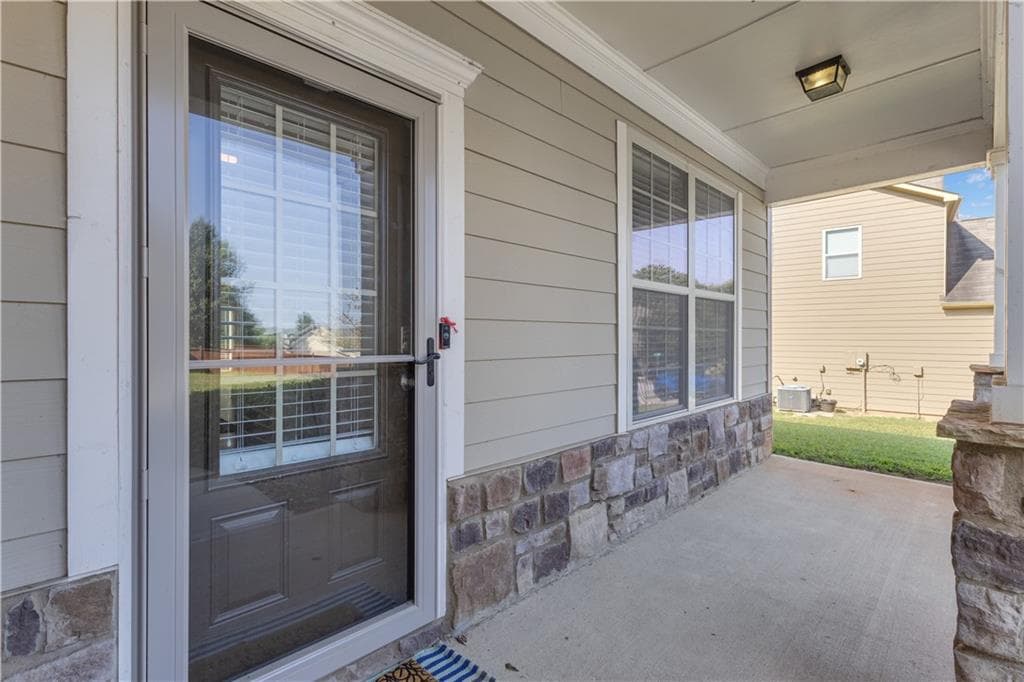 5 bedroom, 3 bathroom, 2,836 sq ft single family residence under contract at 157 Westminster Way, Newnan, GA 30263 — photo 7