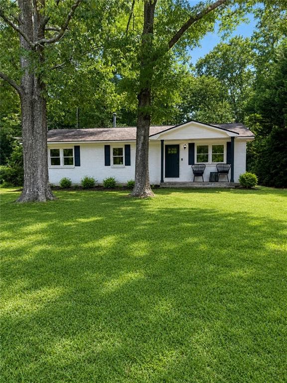 3 bedroom, 2 bathroom, 1,158 sq ft single family residence under contract at 310 North Meade Drive, Peachtree City, GA 30269