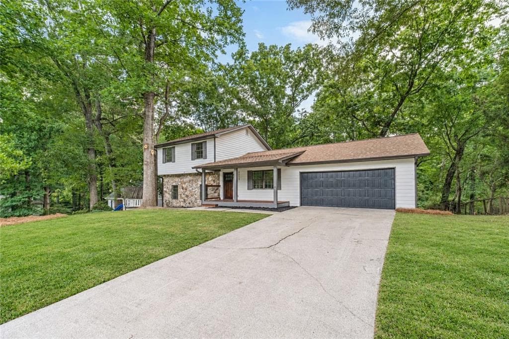 4 bedroom, 3 bathroom, 1,800 sq ft single family residence for sale at 2273 Ivy Crest Drive, Buford, GA 30519