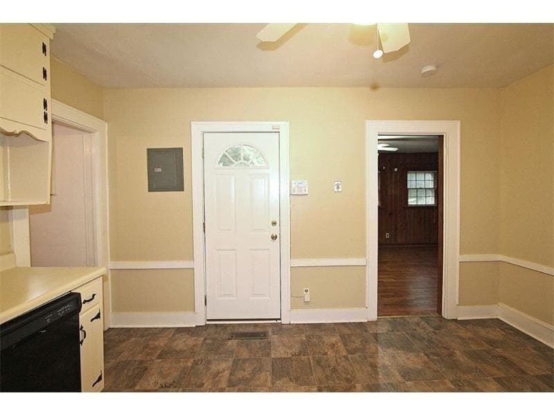 3 bedroom, 1 bathroom, 1,218 sq ft single family residence for sale at 3461 Lee Street, College Park, GA 30337 — photo 9