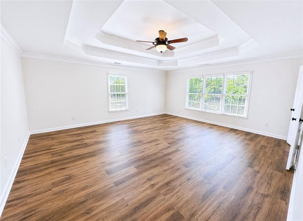 4 bedroom, 3 bathroom, 2,840 sq ft single family residence for sale at 7370 Glenmaura Way, Suwanee, GA 30024 — photo 3