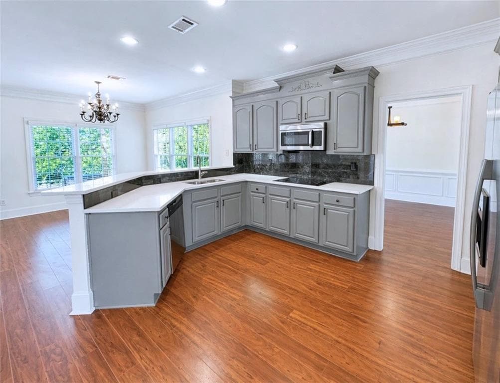 4 bedroom, 3 bathroom, 2,840 sq ft single family residence for sale at 7370 Glenmaura Way, Suwanee, GA 30024 — photo 7