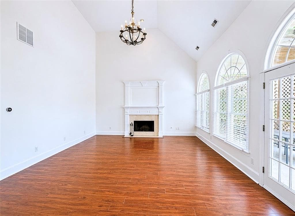 4 bedroom, 3 bathroom, 2,840 sq ft single family residence for sale at 7370 Glenmaura Way, Suwanee, GA 30024 — photo 4
