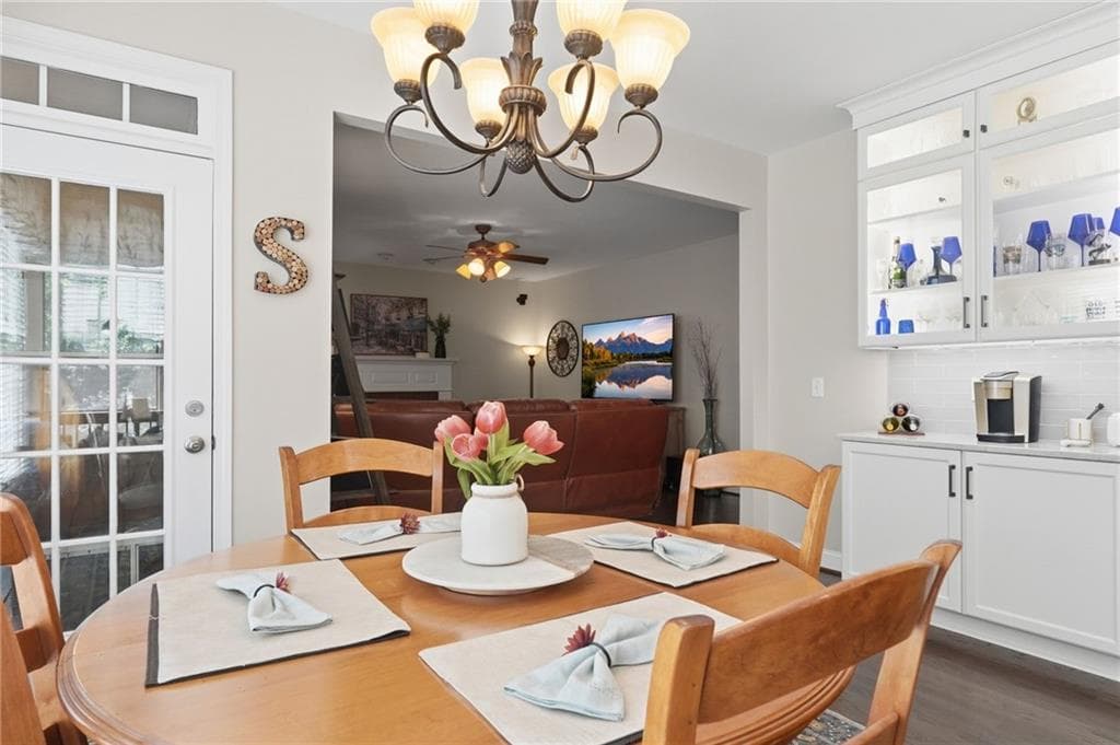 5 bedroom, 5 bathroom, 4,390 sq ft single family residence under contract at 2920 New College Way, Cumming, GA 30041 — photo 7