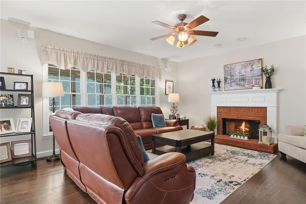 5 bedroom, 5 bathroom, 4,390 sq ft single family residence under contract at 2920 New College Way, Cumming, GA 30041 — photo 8