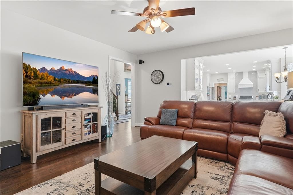 5 bedroom, 5 bathroom, 4,390 sq ft single family residence under contract at 2920 New College Way, Cumming, GA 30041 — photo 9