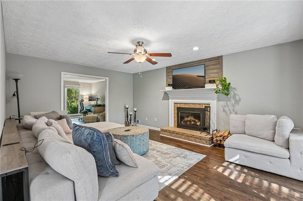 3 bedroom, 3 bathroom, 2,992 sq ft single family residence for sale at 2068 Signal Ridge Chase, Kennesaw, GA 30152 — photo 6