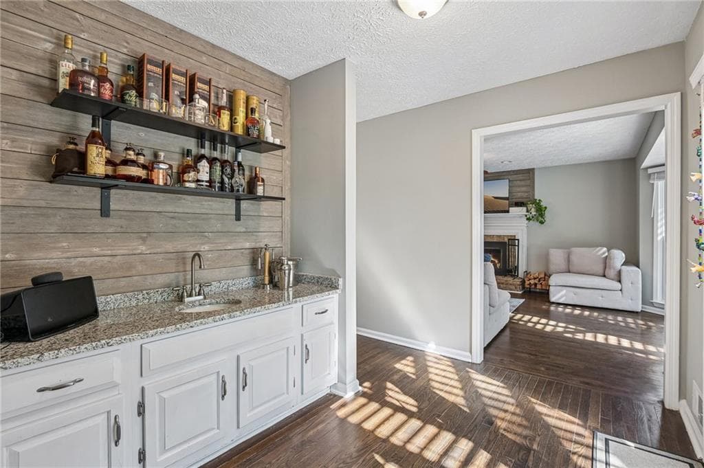 3 bedroom, 3 bathroom, 2,992 sq ft single family residence for sale at 2068 Signal Ridge Chase, Kennesaw, GA 30152 — photo 8