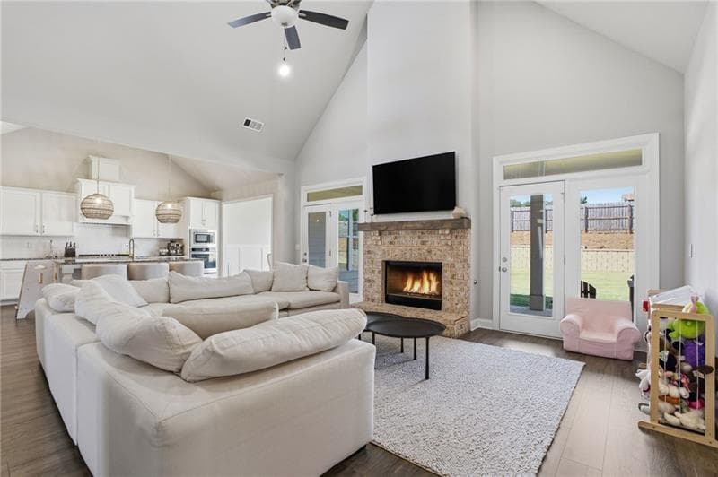 4 bedroom, 4 bathroom, 3,186 sq ft single family residence for sale at 77 Wallace Drive, Winder, GA 30680 — photo 4