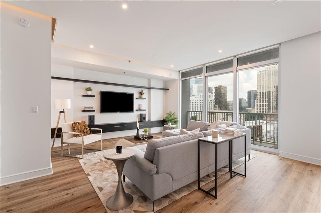 2 bedroom, 3 bathroom, 1,512 sq ft condominium for sale at 950 W Peachtree Street 1309, Atlanta, GA 30309