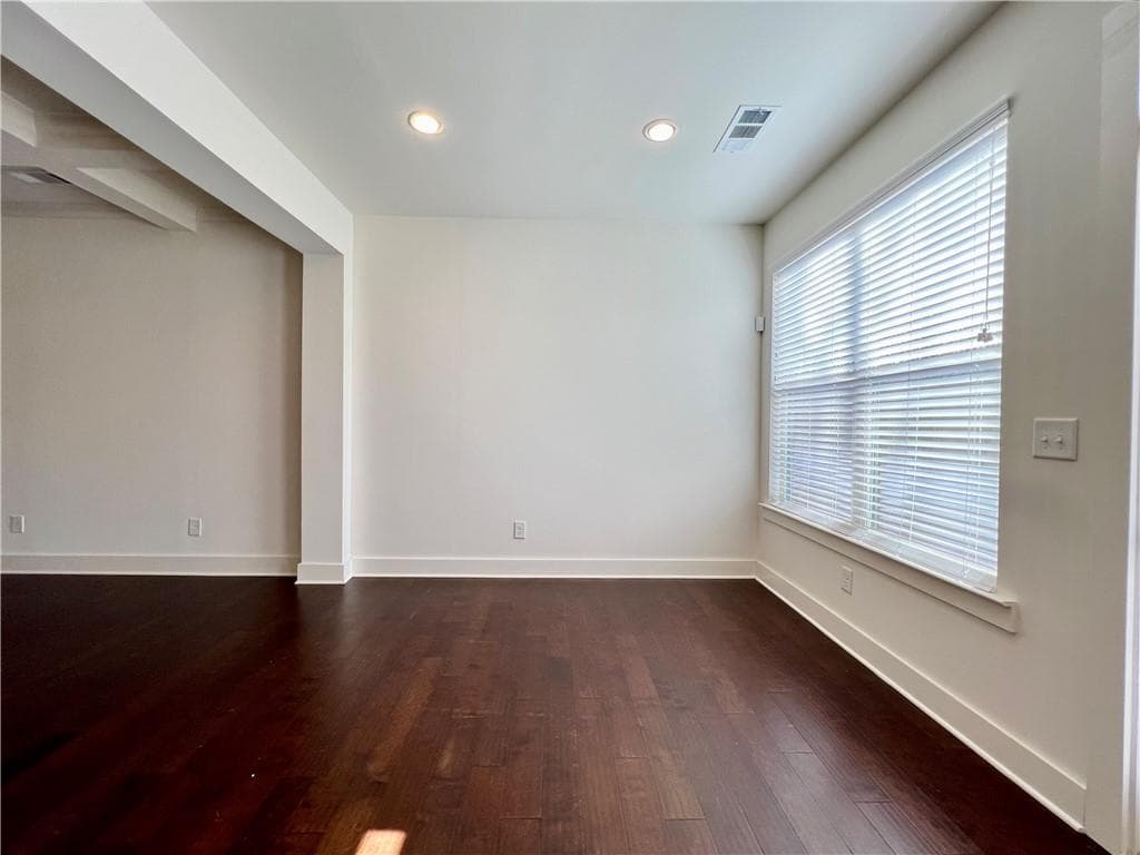 3 bedroom, 3 bathroom, 2,136 sq ft townhouse for sale at 5855 Radford Loop, Fairburn, GA 30213 — photo 10