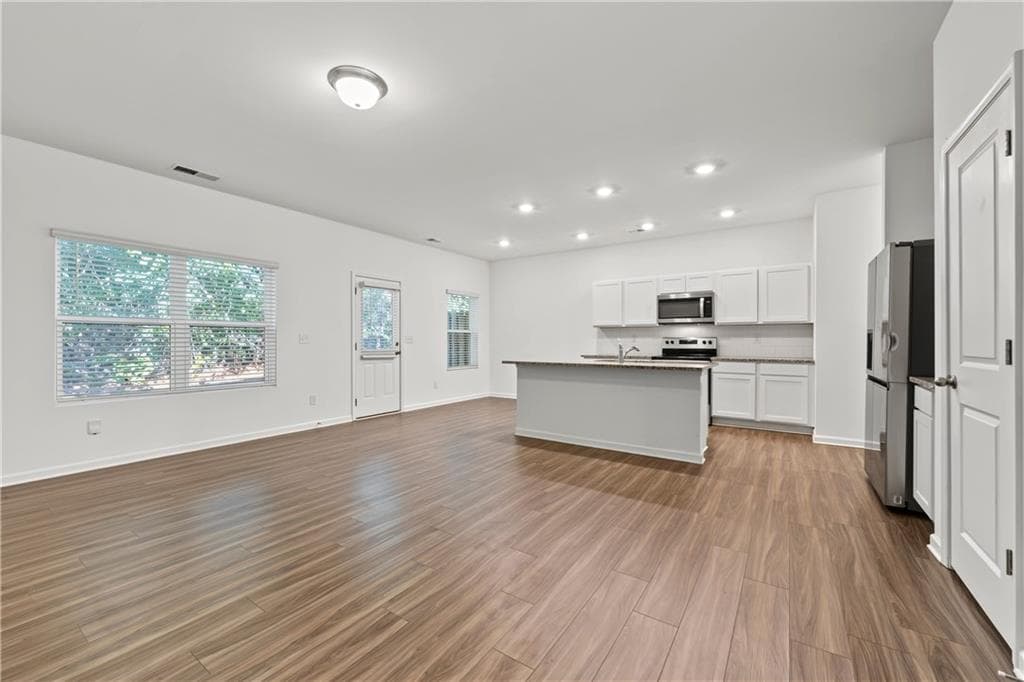 3 bedroom, 3 bathroom, 1,772 sq ft townhouse for rent at 1365 Cooper Springs Rd, Grayson, GA 30017 for $2,300 a month — photo 2