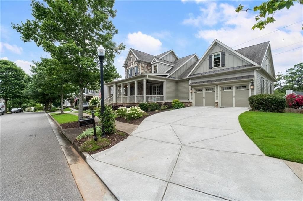 6 bedroom, 6 bathroom, 7,244 sq ft single family residence for sale at 657 Dunbrody Drive, Milton, GA 30004 — photo 2