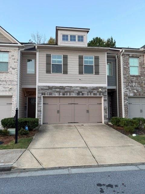 3 bedroom, 3 bathroom, 2,136 sq ft townhouse for sale at 5855 Radford Loop, Fairburn, GA 30213 — photo 2