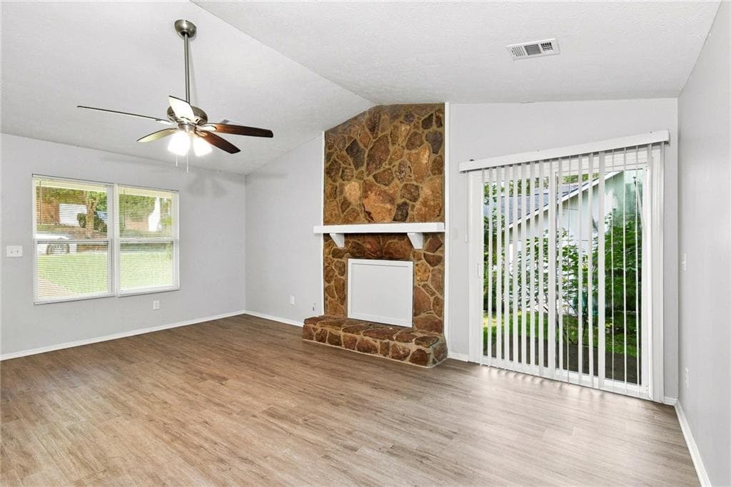 3 bedroom, 2 bathroom, 1,378 sq ft single family residence for rent at 4174 Shiloh Ridge Trail, Kennesaw, GA 30144 for $1,995 a month — photo 4