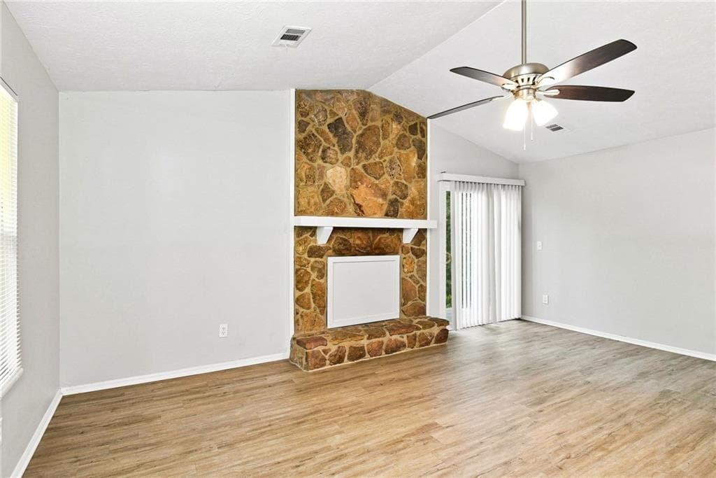 3 bedroom, 2 bathroom, 1,378 sq ft single family residence for rent at 4174 Shiloh Ridge Trail, Kennesaw, GA 30144 for $1,995 a month — photo 5