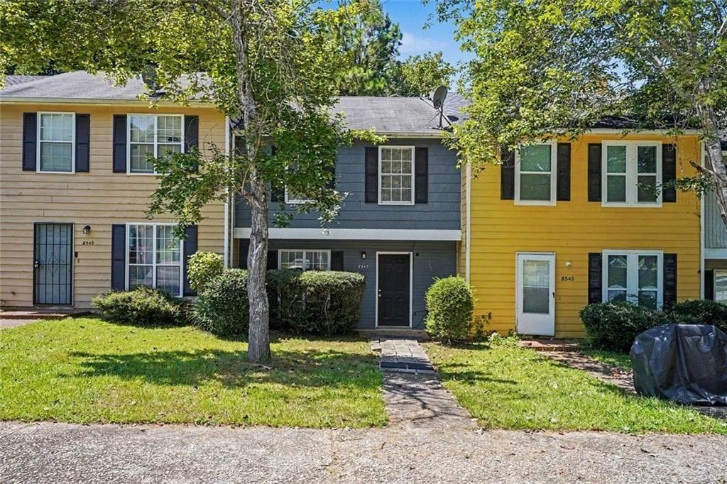 2 bedroom, 3 bathroom, 1,120 sq ft townhouse for sale at 8547 Jamestown Way, Jonesboro, GA 30238