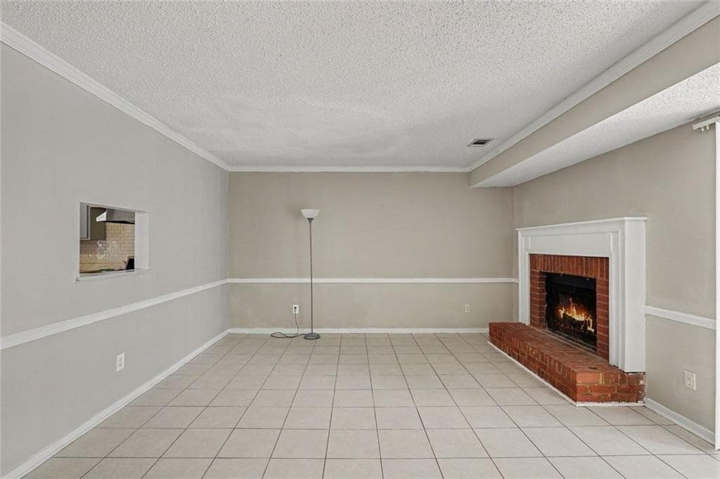 2 bedroom, 3 bathroom, 1,120 sq ft townhouse for sale at 8547 Jamestown Way, Jonesboro, GA 30238 — photo 4
