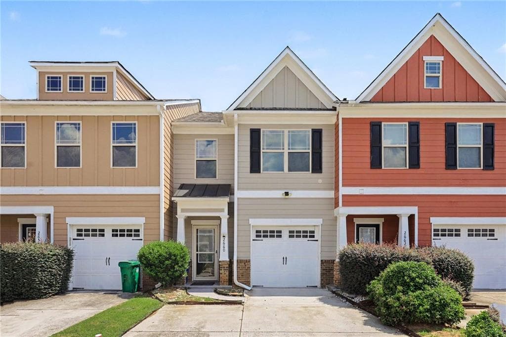 3 bedroom, 3 bathroom, 1,592 sq ft condominium for sale at 2660 Avanti Way 120, Decatur, GA 30035 — photo 1 of 34