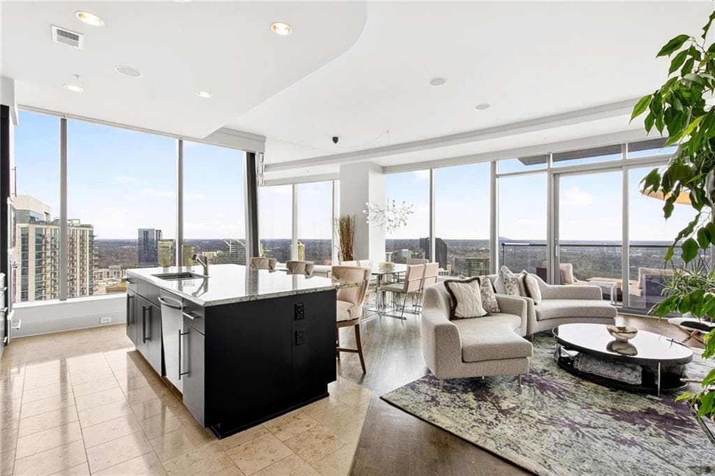 2 bedroom, 2 bathroom, 2,044 sq ft condominium for sale at 3344 Peachtree Road 2904, Atlanta, GA 30326 — photo 3