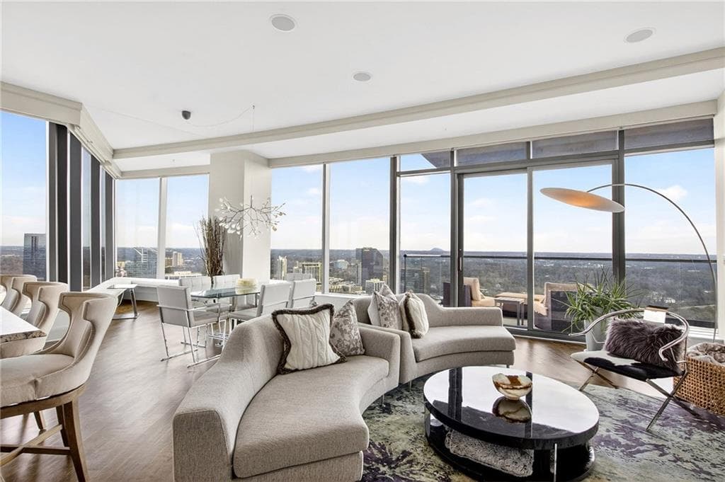 2 bedroom, 2 bathroom, 2,044 sq ft condominium for sale at 3344 Peachtree Road 2904, Atlanta, GA 30326 — photo 7