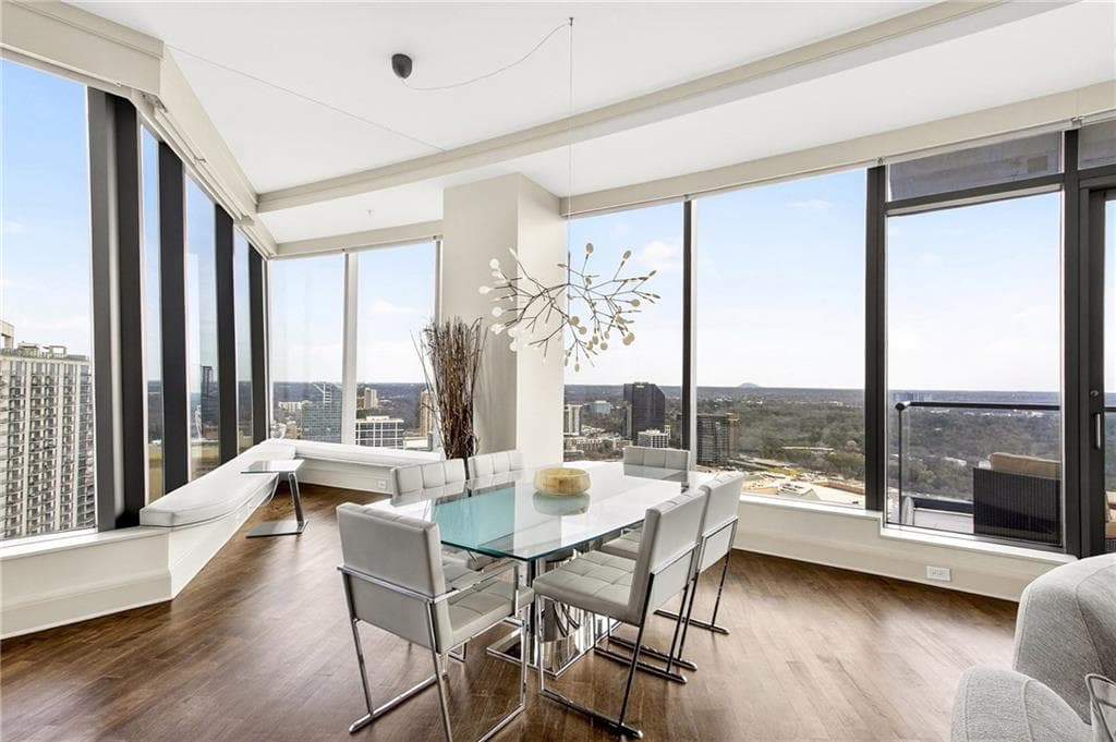 2 bedroom, 2 bathroom, 2,044 sq ft condominium for sale at 3344 Peachtree Road 2904, Atlanta, GA 30326 — photo 10