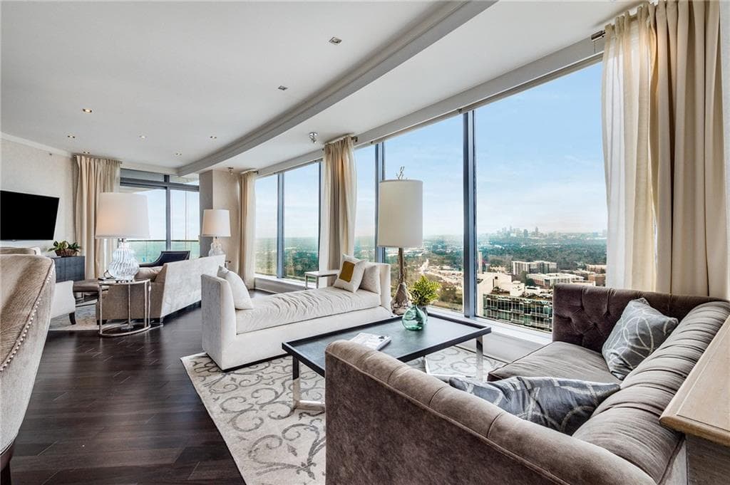 2 bedroom, 3 bathroom, 2,428 sq ft condominium for sale at 3344 Peachtree Road 3301, Atlanta, GA 30326 — photo 2