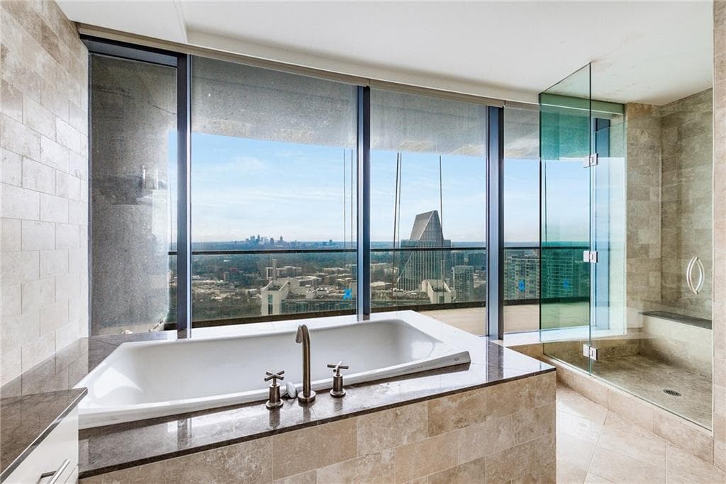 2 bedroom, 3 bathroom, 2,428 sq ft condominium for sale at 3344 Peachtree Road 3301, Atlanta, GA 30326 — photo 5