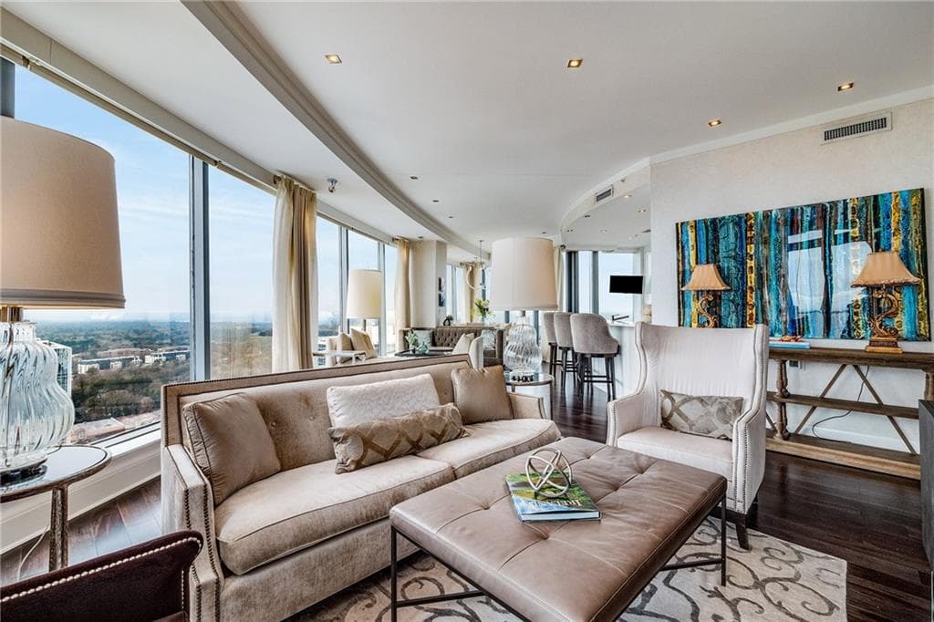 2 bedroom, 3 bathroom, 2,428 sq ft condominium for sale at 3344 Peachtree Road 3301, Atlanta, GA 30326 — photo 8