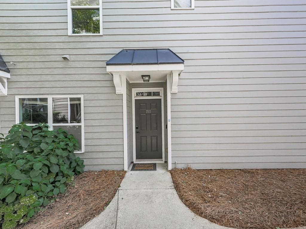 2 bedroom, 2 bathroom, 1,368 sq ft townhouse for sale at 2583 Willow Grove Road 8, Acworth, GA 30101 — photo 3