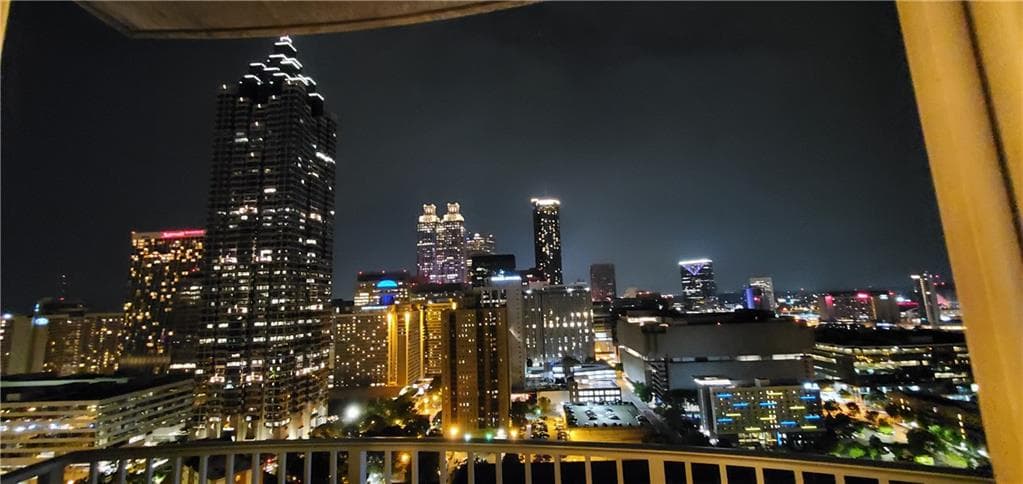 1 bedroom, 1 bathroom, 730 sq ft condominium for rent at 400 W Peachtree Street 2907, Atlanta, GA 30308 for $1,950 a month — photo 6