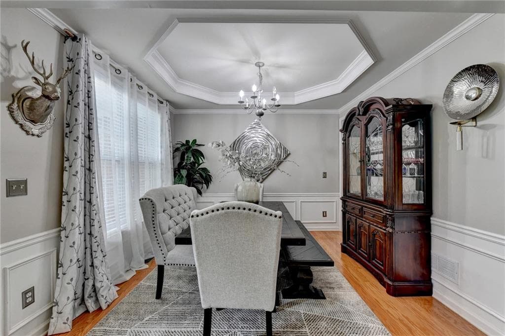 6 bedroom, 4 bathroom, 3,364 sq ft single family residence for sale at 653 Prada Ct, Lawrenceville, GA 30043 — photo 5