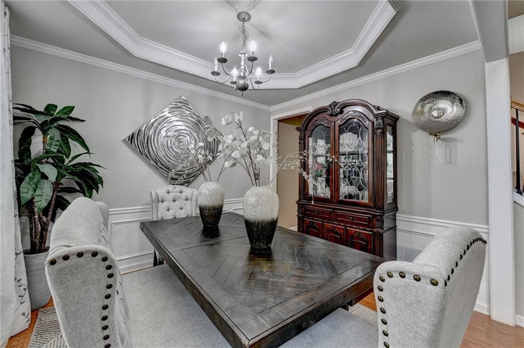 6 bedroom, 4 bathroom, 3,364 sq ft single family residence for sale at 653 Prada Ct, Lawrenceville, GA 30043 — photo 6