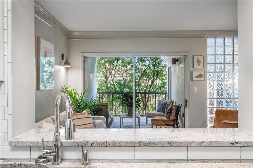 1 bedroom, 1 bathroom, 765 sq ft condominium for sale at 275 13th Street 210, Atlanta, GA 30309 — photo 1 of 39