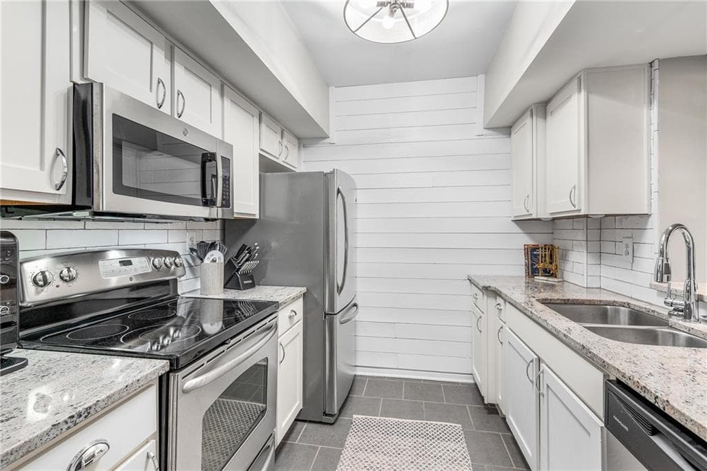 1 bedroom, 1 bathroom, 765 sq ft condominium for sale at 275 13th Street 210, Atlanta, GA 30309 — photo 3