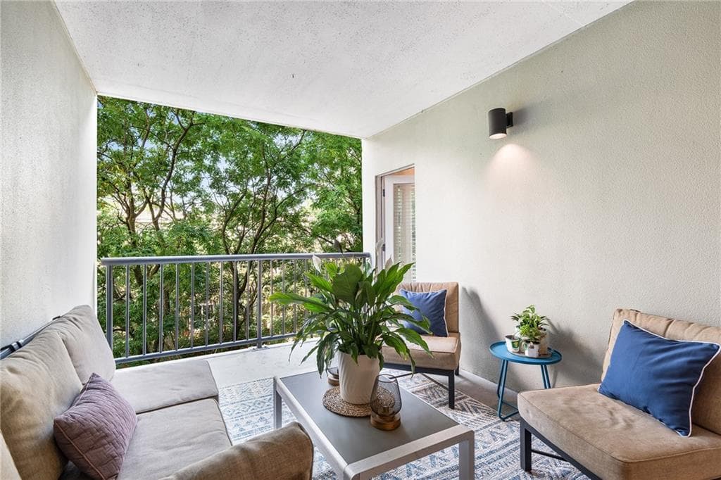 1 bedroom, 1 bathroom, 765 sq ft condominium for sale at 275 13th Street 210, Atlanta, GA 30309 — photo 5