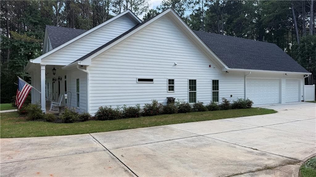 4 bedroom, 3 bathroom, 2,324 sq ft single family residence for sale at 750 Roscoe Road, Newnan, GA 30263 — photo 5