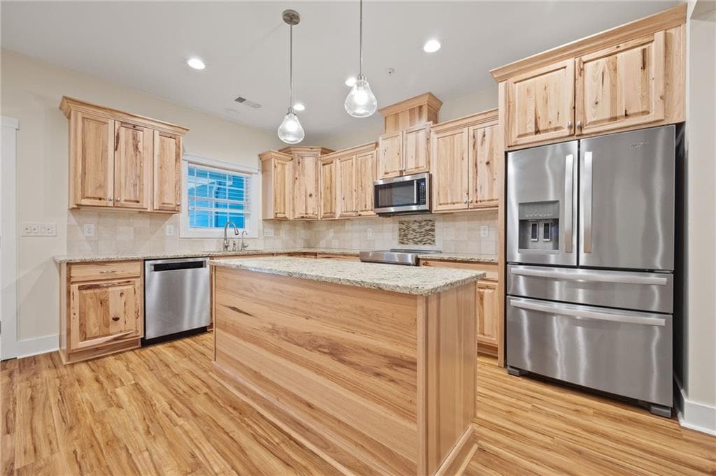 4 bedroom, 3 bathroom, 2,324 sq ft single family residence for sale at 750 Roscoe Road, Newnan, GA 30263 — photo 10