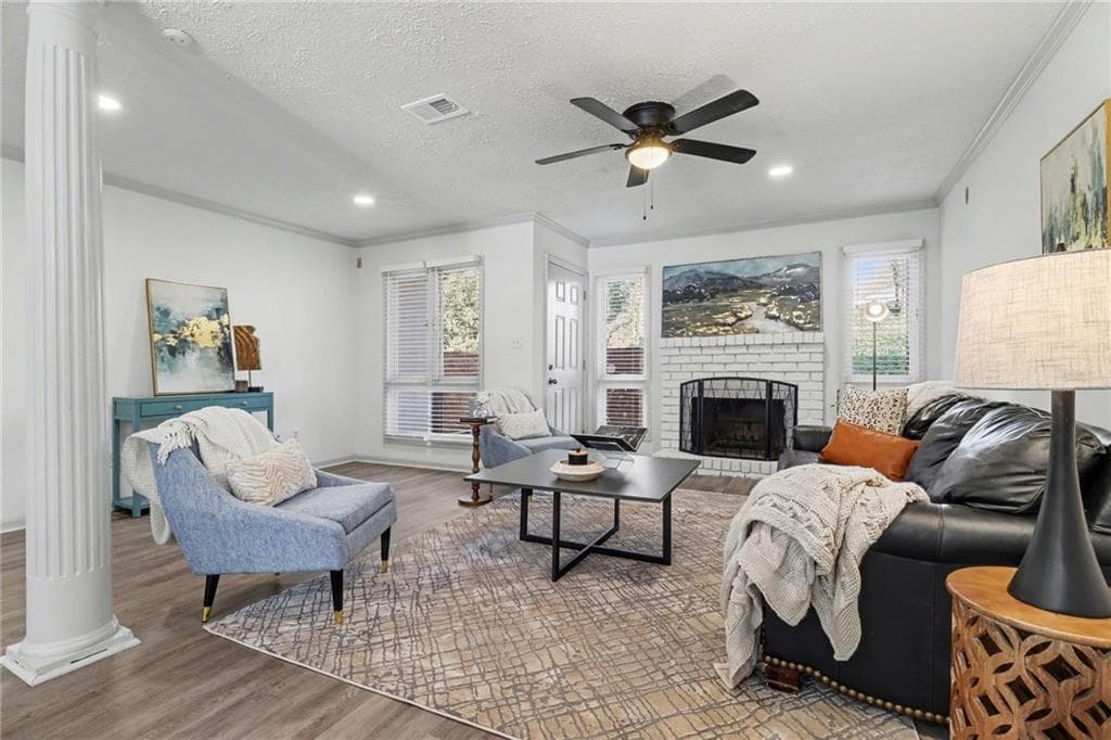 2 bedroom, 3 bathroom, 1,824 sq ft condominium for sale at 3293 Clairmont North, Brookhaven, GA 30329 — photo 2