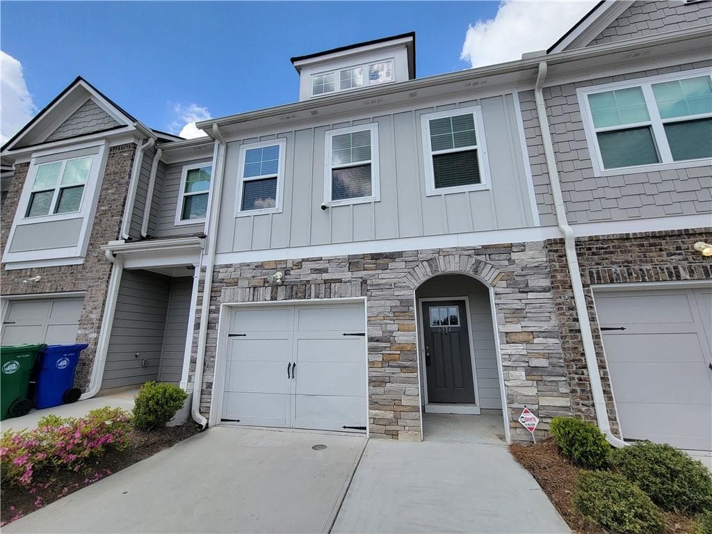 3 bedroom, 3 bathroom, 1,617 sq ft townhouse for sale at 6334 Scudders Drive, Lithonia, GA 30058