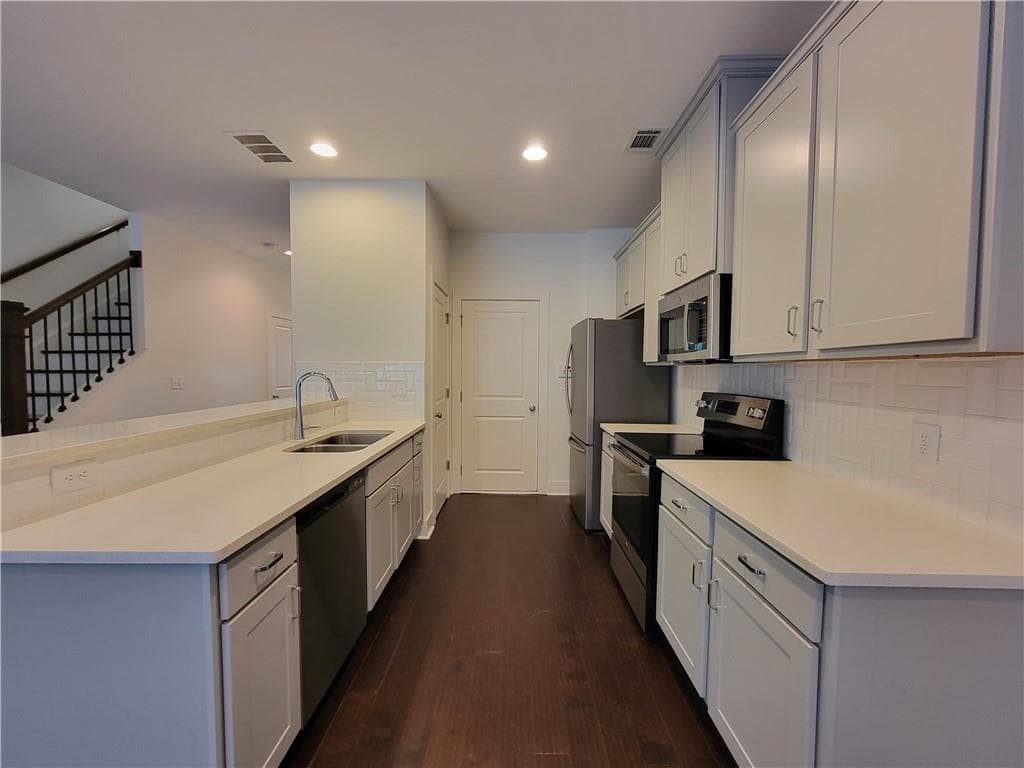 3 bedroom, 3 bathroom, 1,617 sq ft townhouse for sale at 6334 Scudders Drive, Lithonia, GA 30058 — photo 7