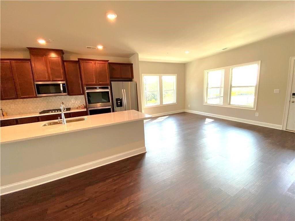 4 bedroom, 4 bathroom, 2,247 sq ft townhouse for rent at 912 Sweetwater Grove, Woodstock, GA 30188 for $2,695 a month — photo 5
