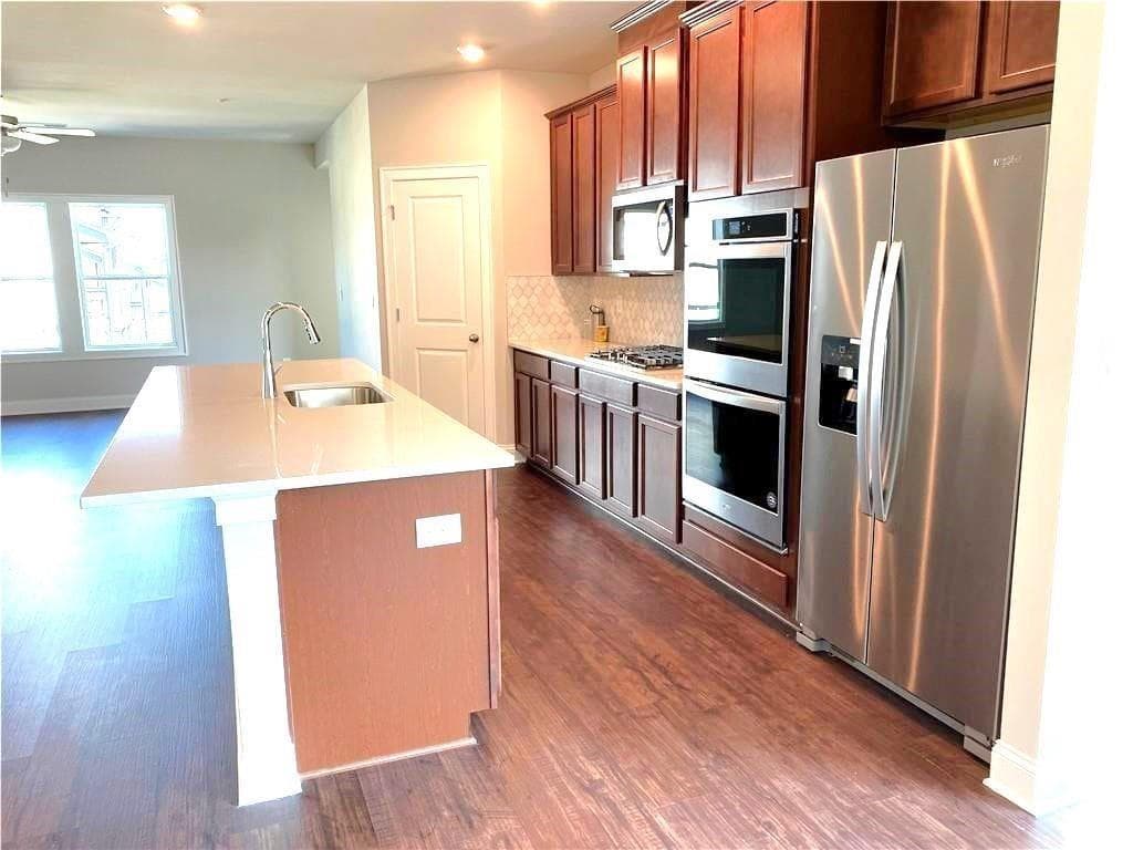 4 bedroom, 4 bathroom, 2,247 sq ft townhouse for rent at 912 Sweetwater Grove, Woodstock, GA 30188 for $2,695 a month — photo 9