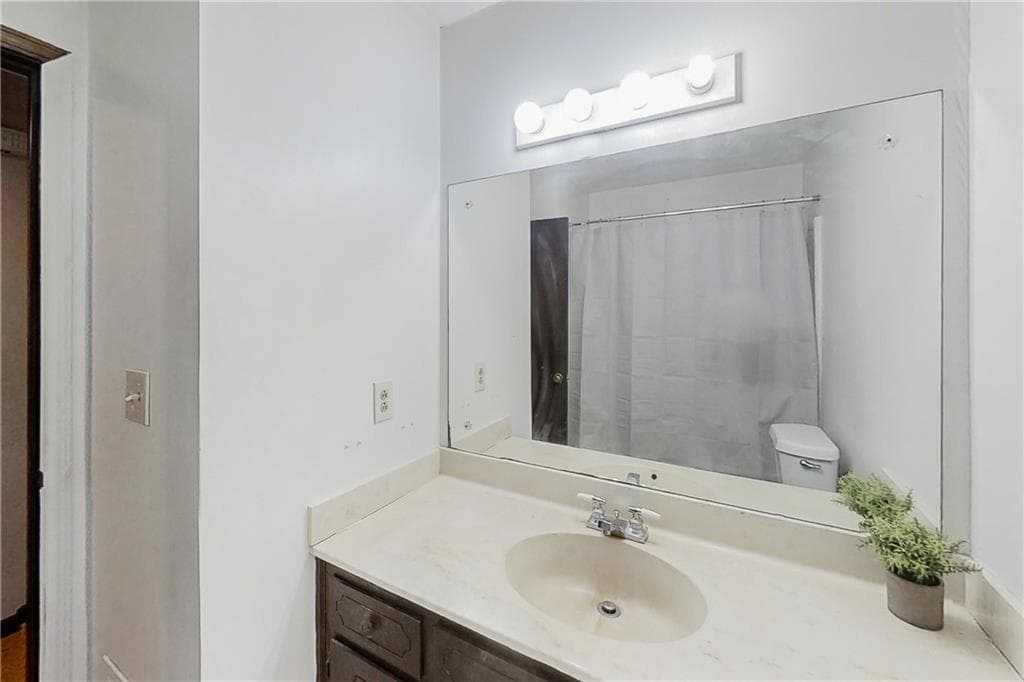 9 bedroom, 3 bathroom, 1,932 sq ft single family residence for sale at 2284 Emerald Springs Drive, Decatur, GA 30035 — photo 7