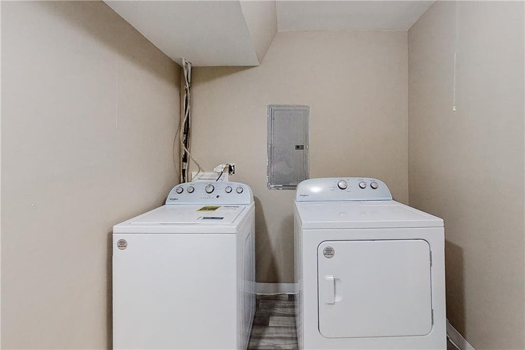 9 bedroom, 3 bathroom, 1,932 sq ft single family residence for sale at 2284 Emerald Springs Drive, Decatur, GA 30035 — photo 8