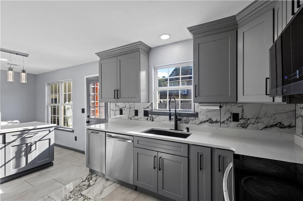 4 bedroom, 3 bathroom, 2,090 sq ft single family residence for sale at 40 Benjamin Point, Oxford, GA 30054 — photo 9
