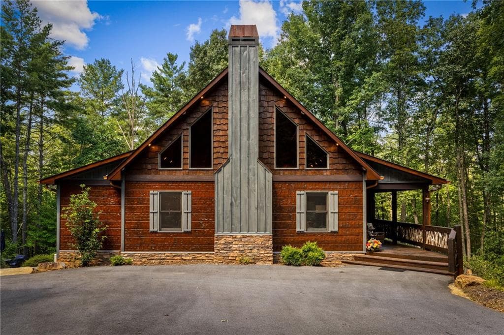 3 bedroom, 3 bathroom, 1,686 sq ft single family residence for sale at 60 Oasis Drive, Blue Ridge, GA 30513 — photo 4