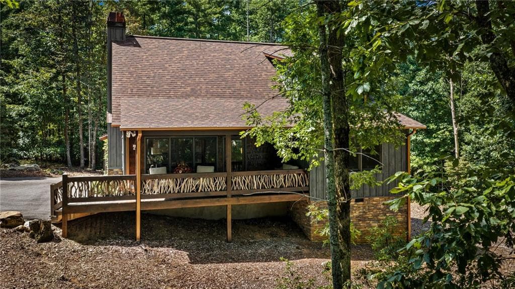 3 bedroom, 3 bathroom, 1,686 sq ft single family residence for sale at 60 Oasis Drive, Blue Ridge, GA 30513 — photo 5