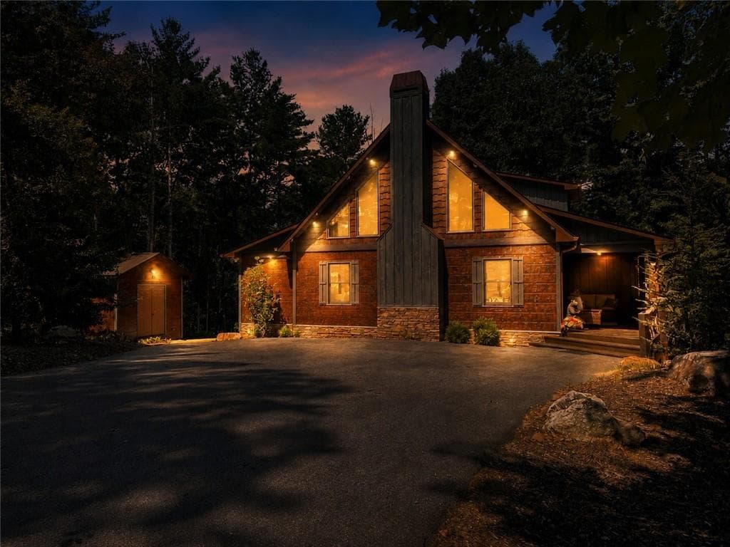 3 bedroom, 3 bathroom, 1,686 sq ft single family residence for sale at 60 Oasis Drive, Blue Ridge, GA 30513 — photo 6