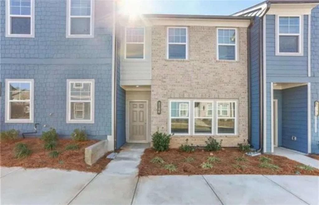 3 bedroom, 3 bathroom, 1,507 sq ft townhouse for sale at 2106 Stillhaven Place, Douglasville, GA 30135